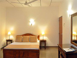 Ayubowan Guesthouse Negombo Bagian luar foto