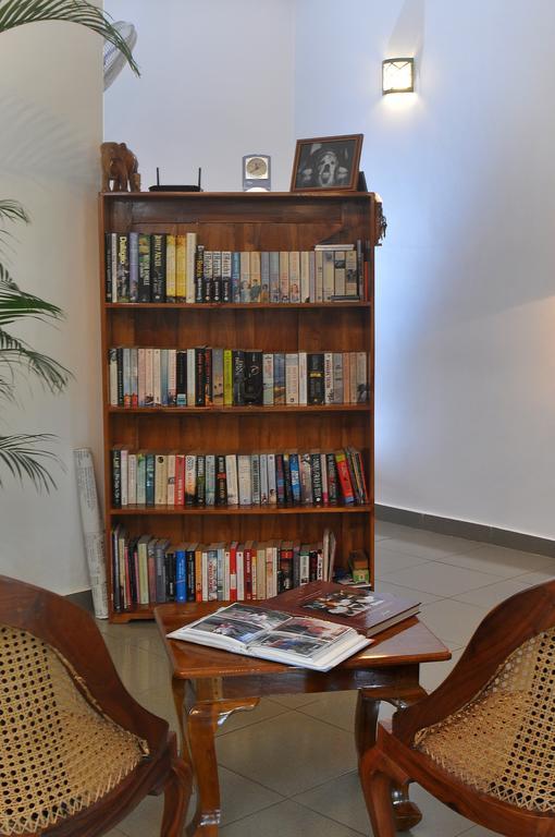 Ayubowan Guesthouse Negombo Bagian luar foto