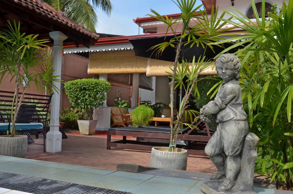 Ayubowan Guesthouse Negombo Bagian luar foto